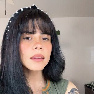 Meet your Posher, Estefania